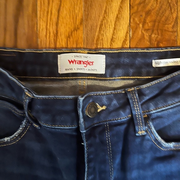 Wrangler Deep Blue Jeans - Picture 3 of 5
